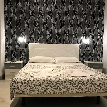 Pension Las Setas Sevilla Bagian luar foto