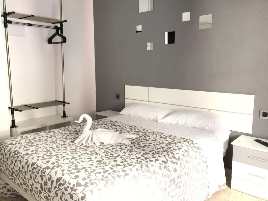 Pension Las Setas Sevilla Bagian luar foto