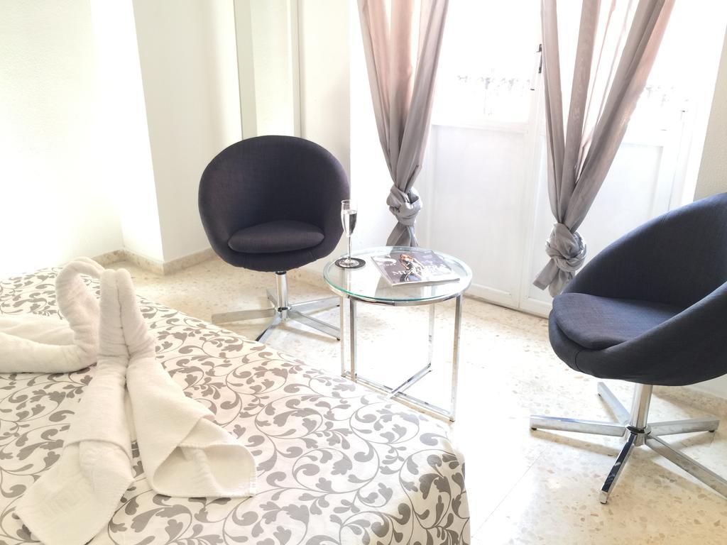 Pension Las Setas Sevilla Bagian luar foto