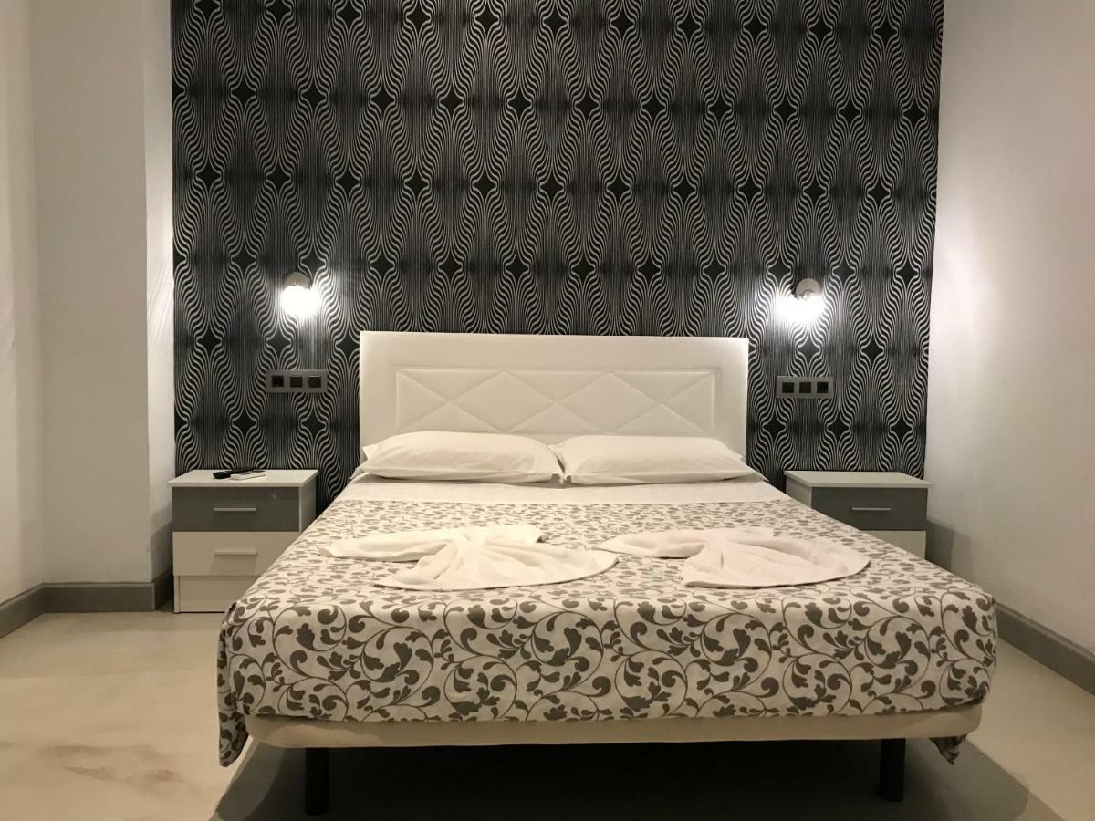 Pension Las Setas Sevilla Bagian luar foto